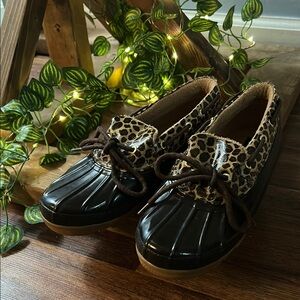 🤎Leopard and Dark Brown Sperry Duck Shoes 6🤎